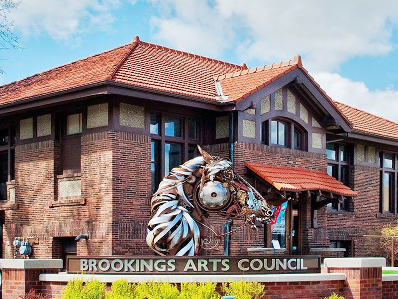 Brookings Summer Arts Festival Keeps Artist Coming Back